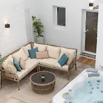Casa de Férias New! Oceanfront With Hottub, Sao Miguel Azores Lagoa (Azores)