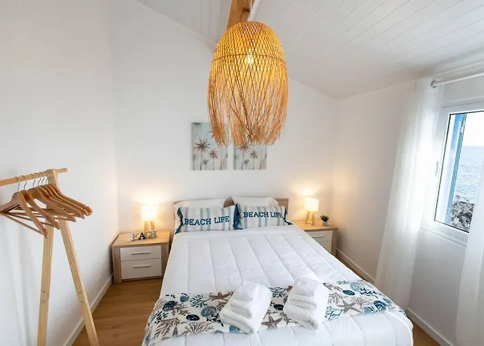 Casa de Férias New! Oceanfront With Hottub, Sao Miguel Azores