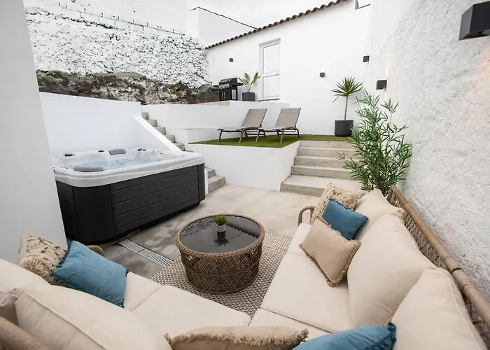 New! Oceanfront With Hottub, Sao Miguel Azores 拉戈阿